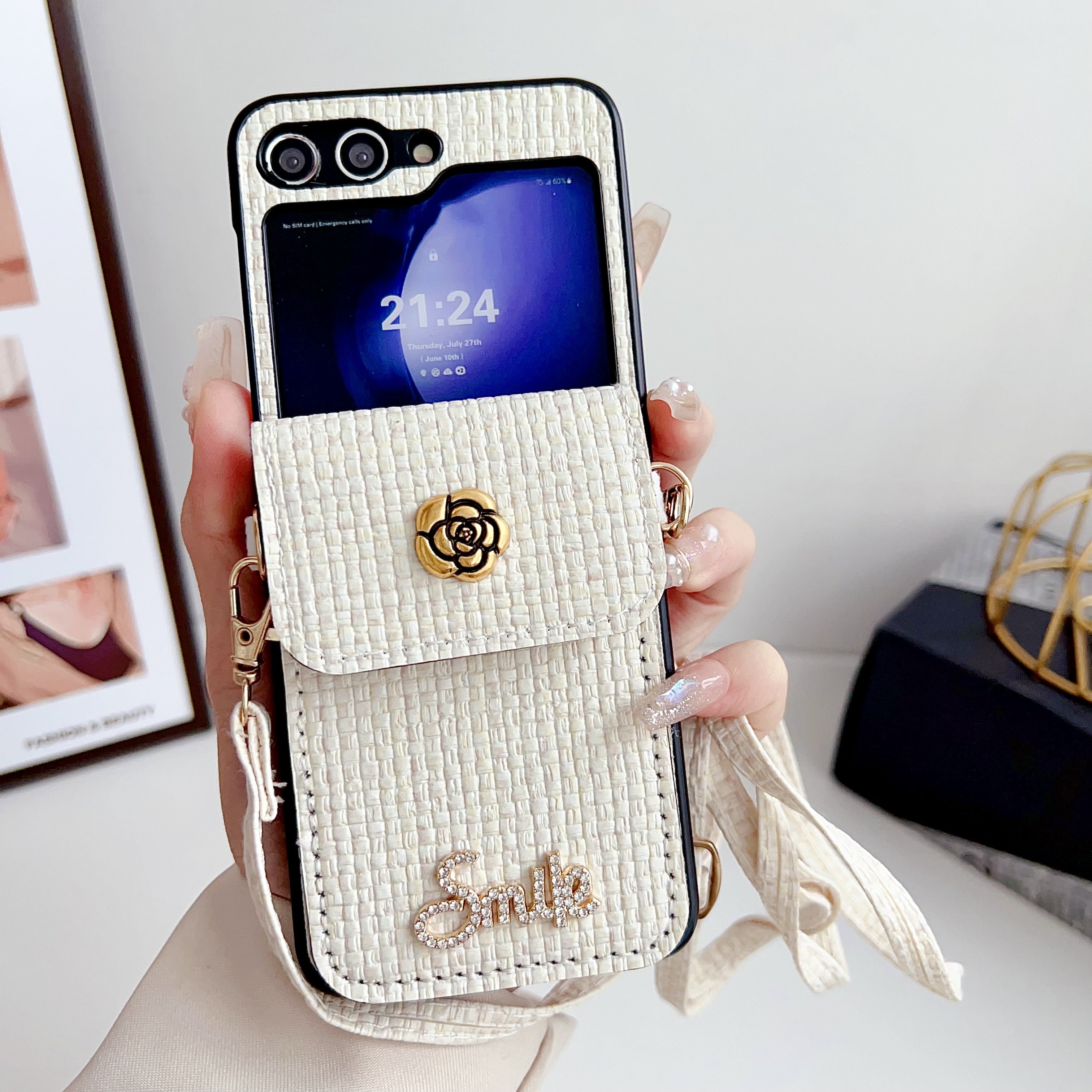 K-Style Bloom Z Flip 7, 6,5,4,3 Pearl Card Bag & Case